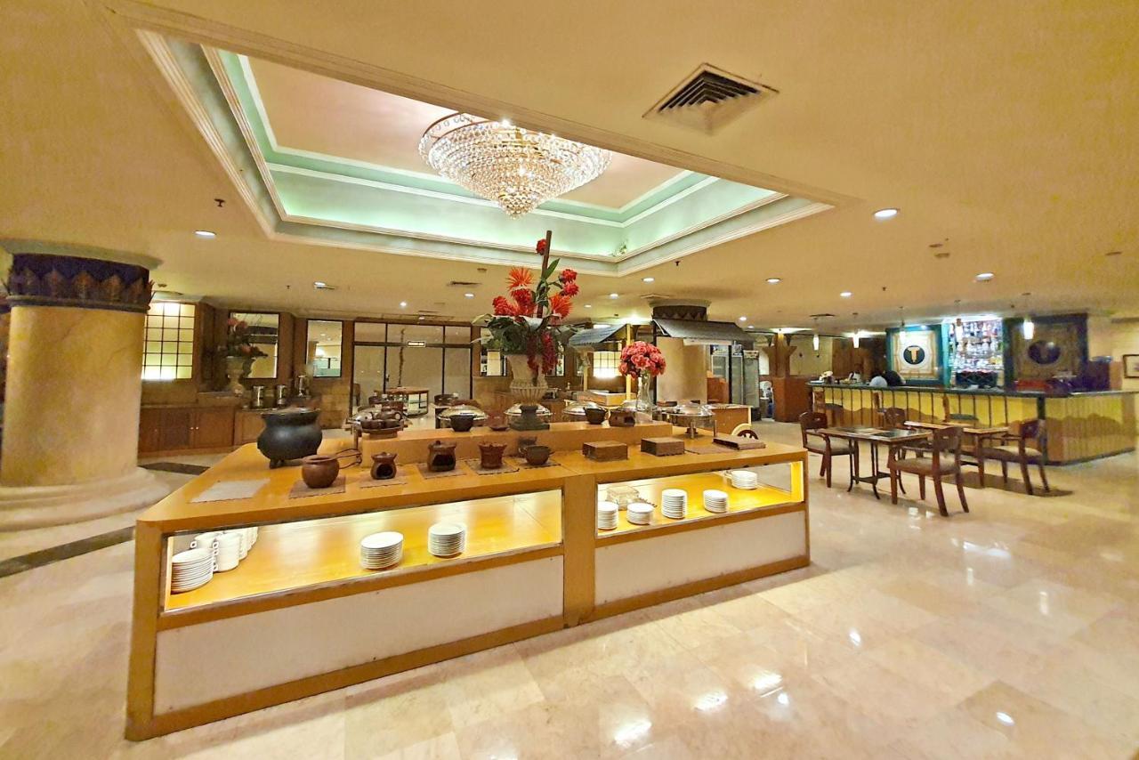 Hotel Tunjungan 4*