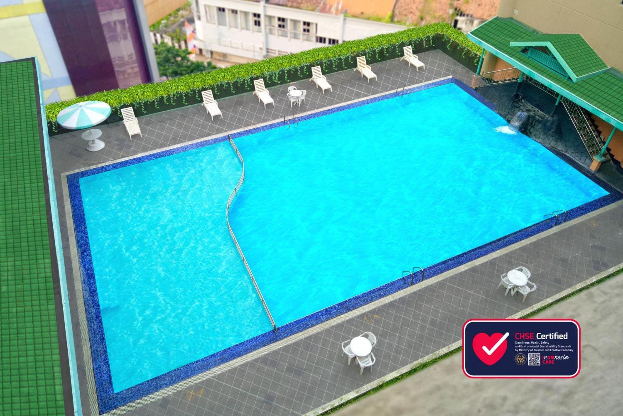 Hotel Tunjungan 4*