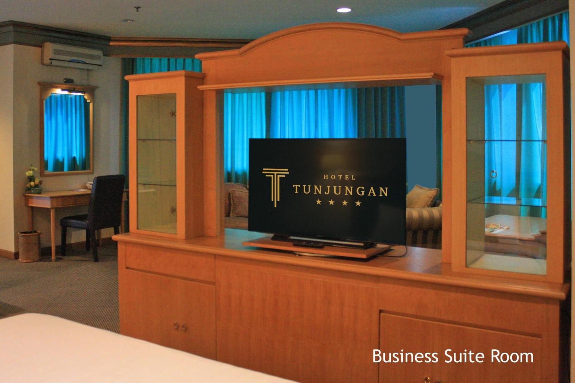 Tunjungan 4*
