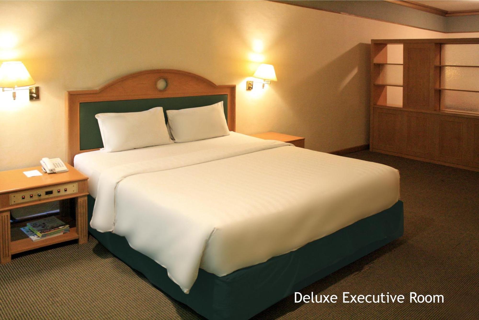 Hotel Tunjungan 4*