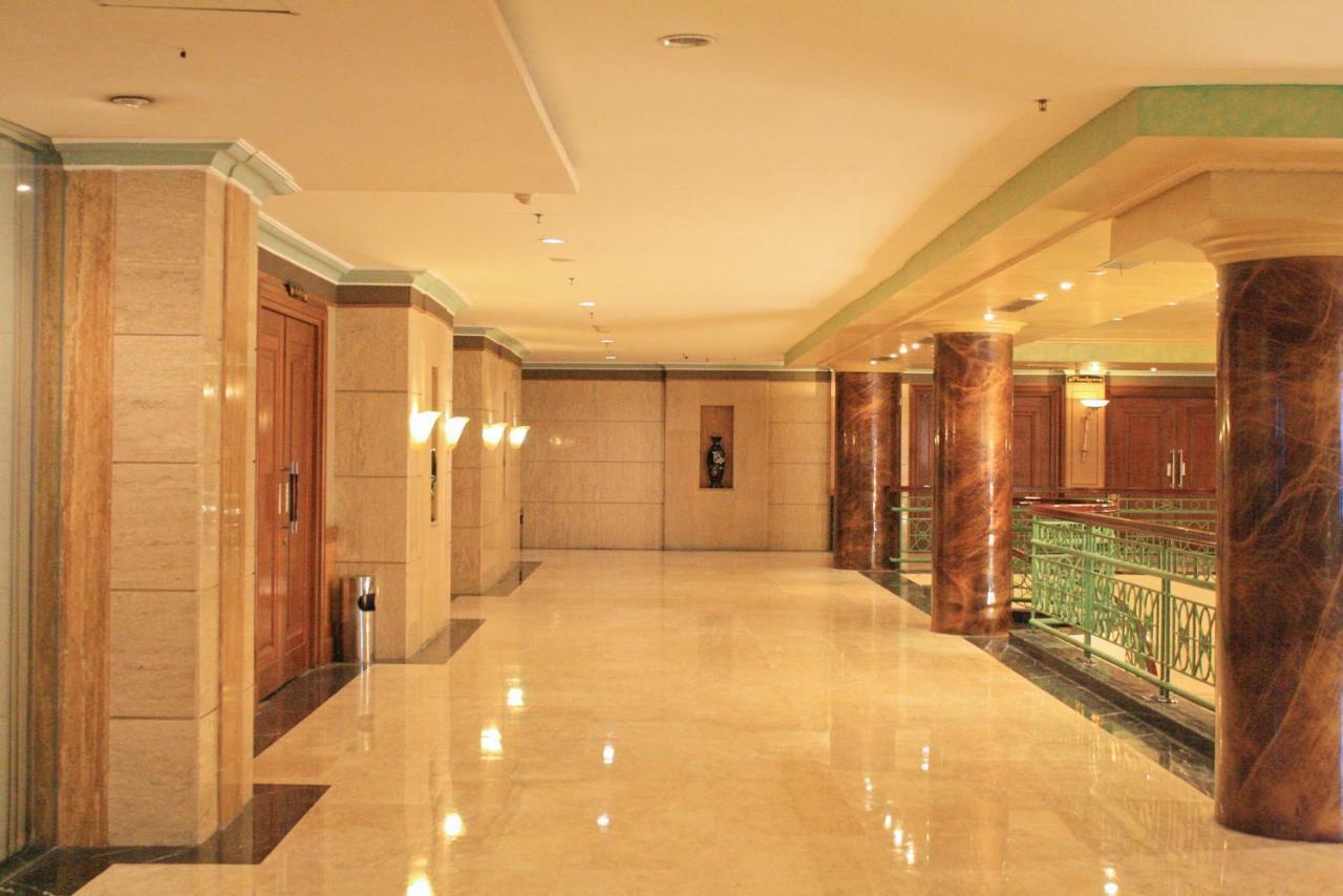 Hotel Tunjungan Surabaya